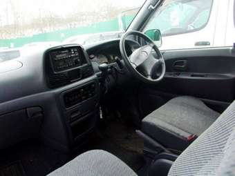 2003 Toyota Town Ace Photos