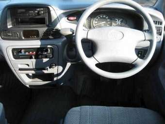 2003 Toyota Town Ace Photos