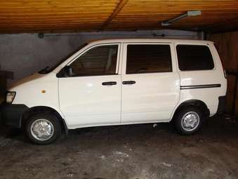 2003 Toyota Town Ace Pictures