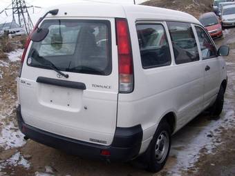 2003 Toyota Town Ace Photos