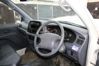 2003 Toyota Town Ace Photos