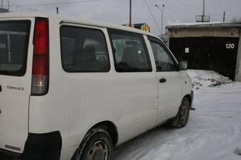 2003 Toyota Town Ace Photos