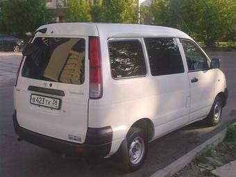 2003 Toyota Town Ace Photos