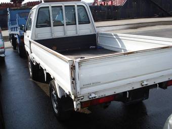 2003 Toyota Town Ace Photos