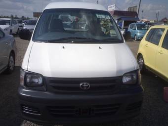 2003 Toyota Town Ace Photos