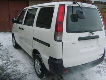 2004 Toyota Town Ace Photos