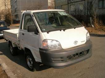 2004 Toyota Town Ace Pics