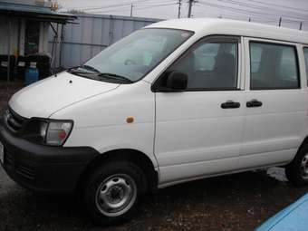 2005 Toyota Town Ace Photos