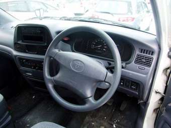 2005 Toyota Town Ace Photos