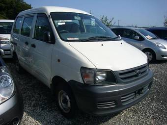 2005 Toyota Town Ace Photos