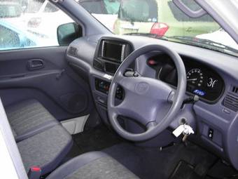 2005 Toyota Town Ace Photos