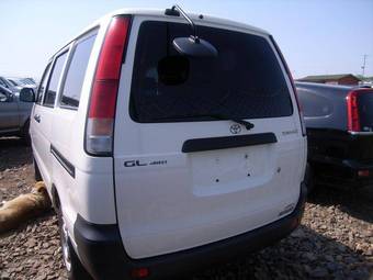 2005 Toyota Town Ace Photos