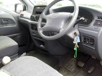 2005 Toyota Town Ace Photos