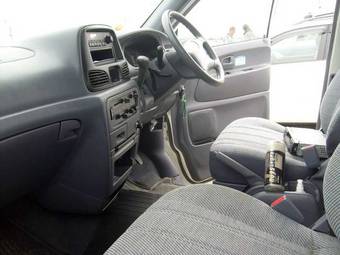 2005 Toyota Town Ace Photos