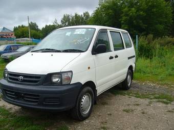 2005 Toyota Town Ace Photos