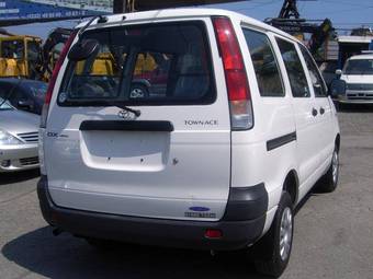 2006 Toyota Town Ace Photos