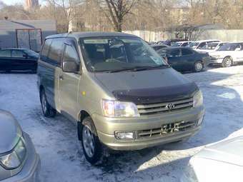 1997 Toyota Town Ace Noah Pictures