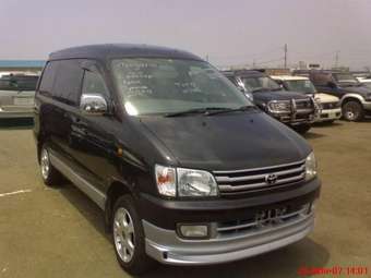 1997 Toyota Town Ace Noah Pictures