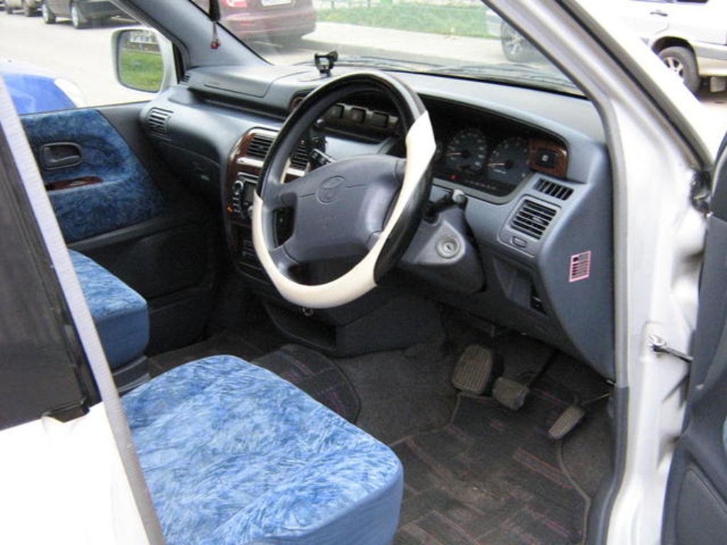 1998 Toyota Town Ace Noah