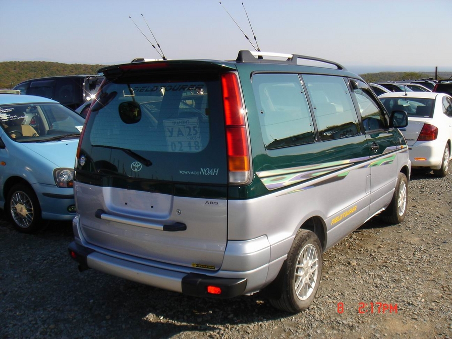 1998 Toyota Town Ace Noah Pictures