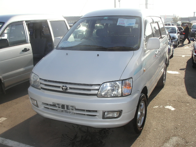 1998 Toyota Town Ace Noah Pictures