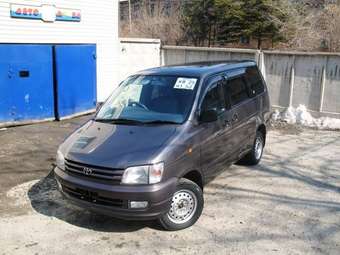 1998 Toyota Town Ace Noah Pictures