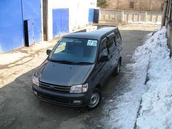 1998 Toyota Town Ace Noah Photos