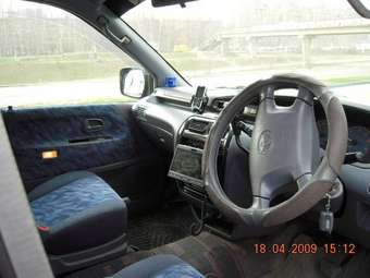 1998 Toyota Town Ace Noah Photos