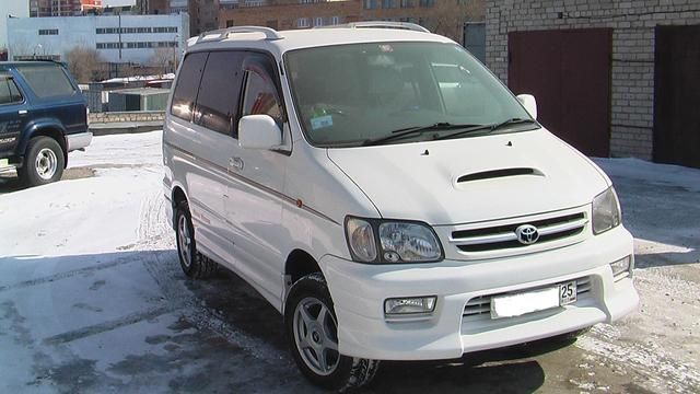 1999 Toyota Town Ace Noah