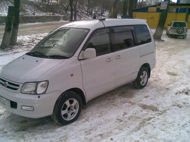 1999 Toyota Town Ace Noah