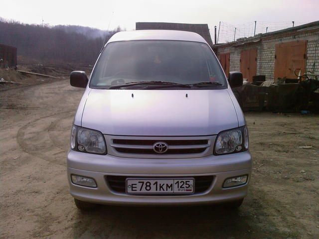 1999 Toyota Town Ace Noah