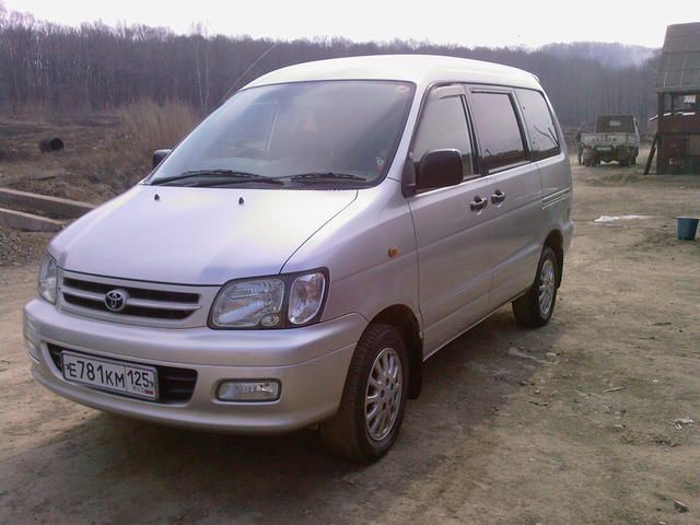 1999 Toyota Town Ace Noah