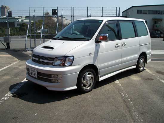 1999 Toyota Town Ace Noah Pictures