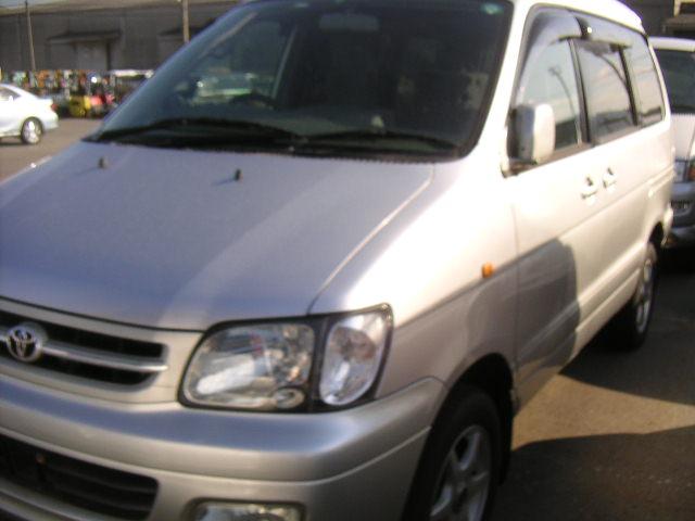 1999 Toyota Town Ace Noah Pictures