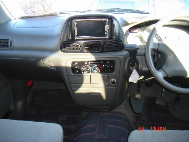 1999 Toyota Town Ace Noah Photos