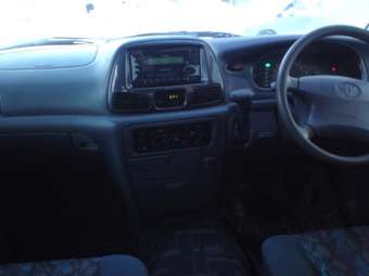1999 Toyota Town Ace Noah Pictures
