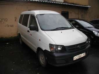 1999 Toyota Town Ace Noah Photos