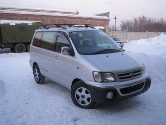 1999 Toyota Town Ace Noah Photos