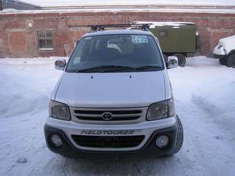 1999 Toyota Town Ace Noah Pictures