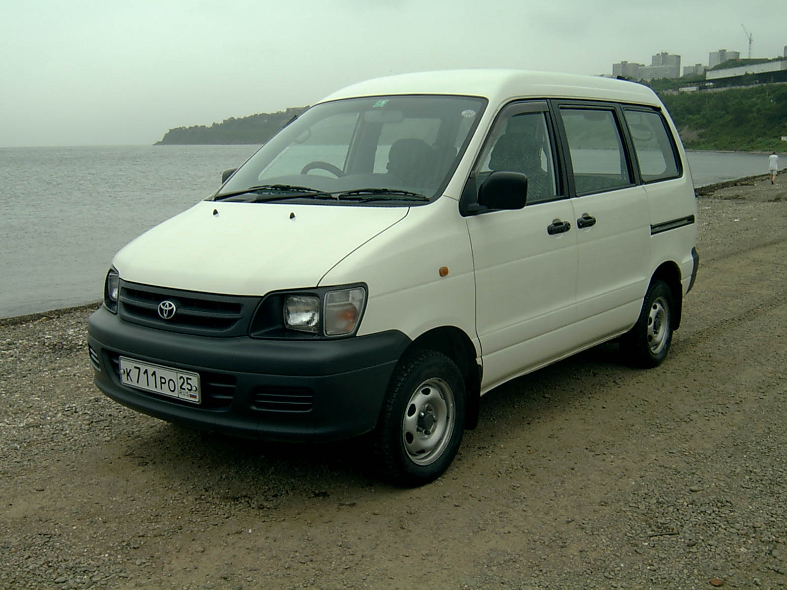 2000 Toyota Town Ace Noah