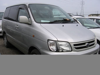 2000 Toyota Town Ace Noah