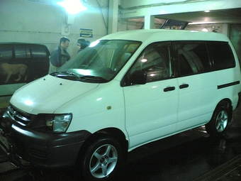 2000 Toyota Town Ace Noah