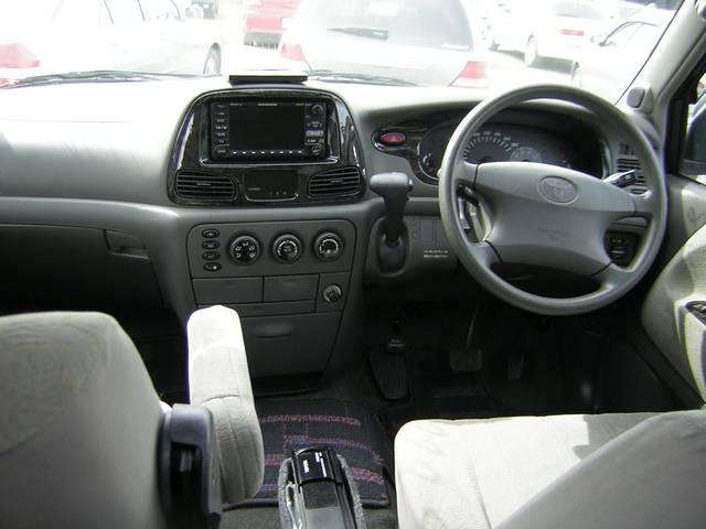 2000 Toyota Town Ace Noah