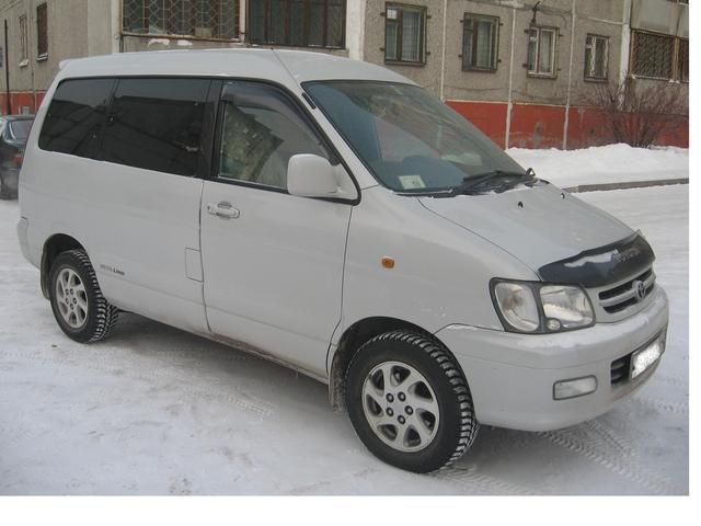 2000 Toyota Town Ace Noah