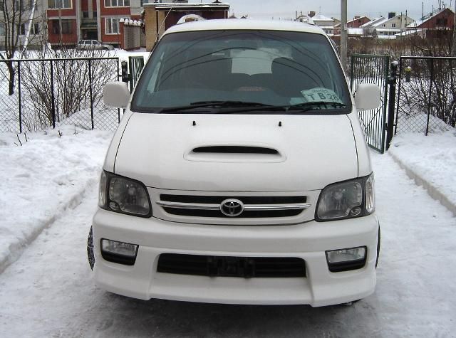 2000 Toyota Town Ace Noah