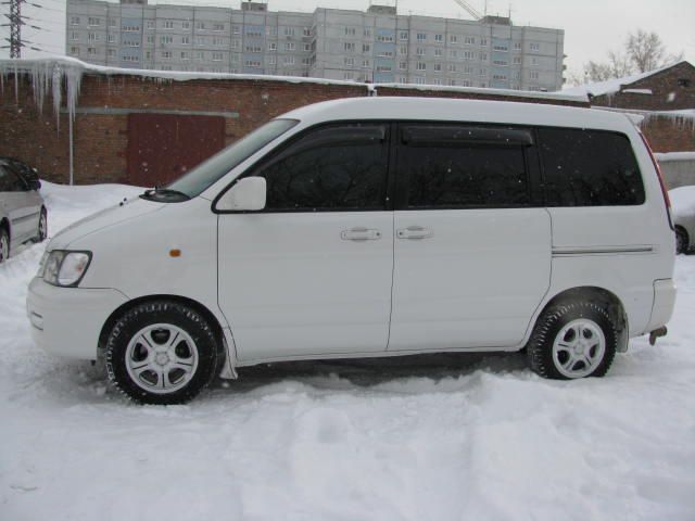2000 Toyota Town Ace Noah