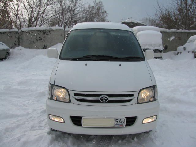 2000 Toyota Town Ace Noah