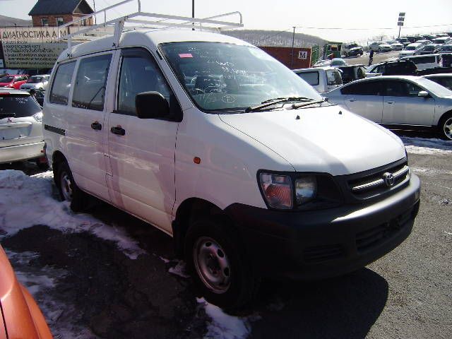 2000 Toyota Town Ace Noah