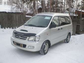 2000 Toyota Town Ace Noah