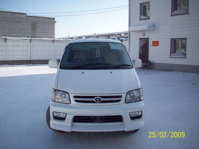 2000 Toyota Town Ace Noah